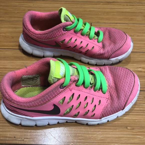 Girls Nike shoes youth size 12.5 - Picture 2 of 7